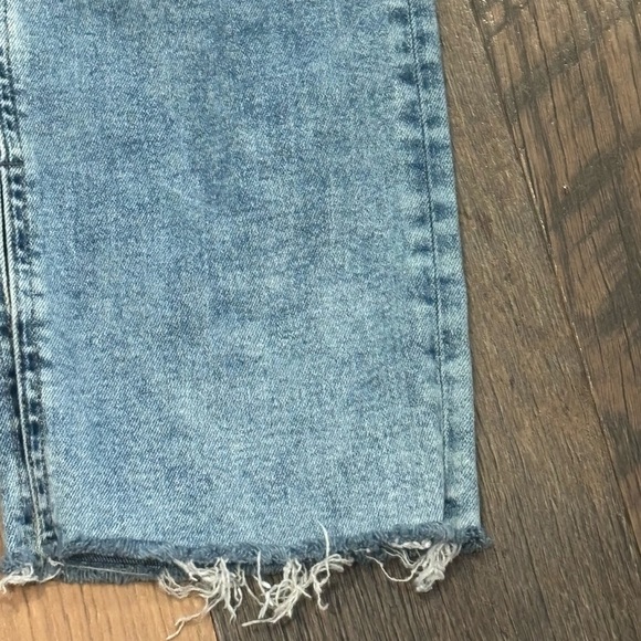 Mavi Maria Hem Slit High Rise
Flare Jean size 26 × 32. Great condition! - Picture 5 of 16